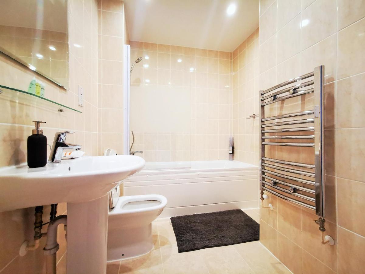 Lovely Holiday Home In Birmingham City Center 3 Bedrooms House By Hf Group מראה חיצוני תמונה